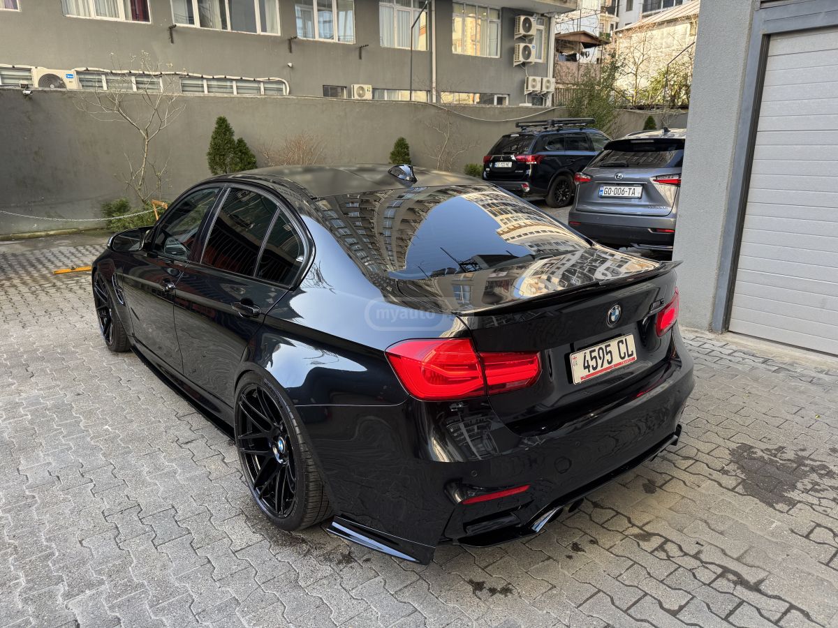 BMW M3 - фото 8