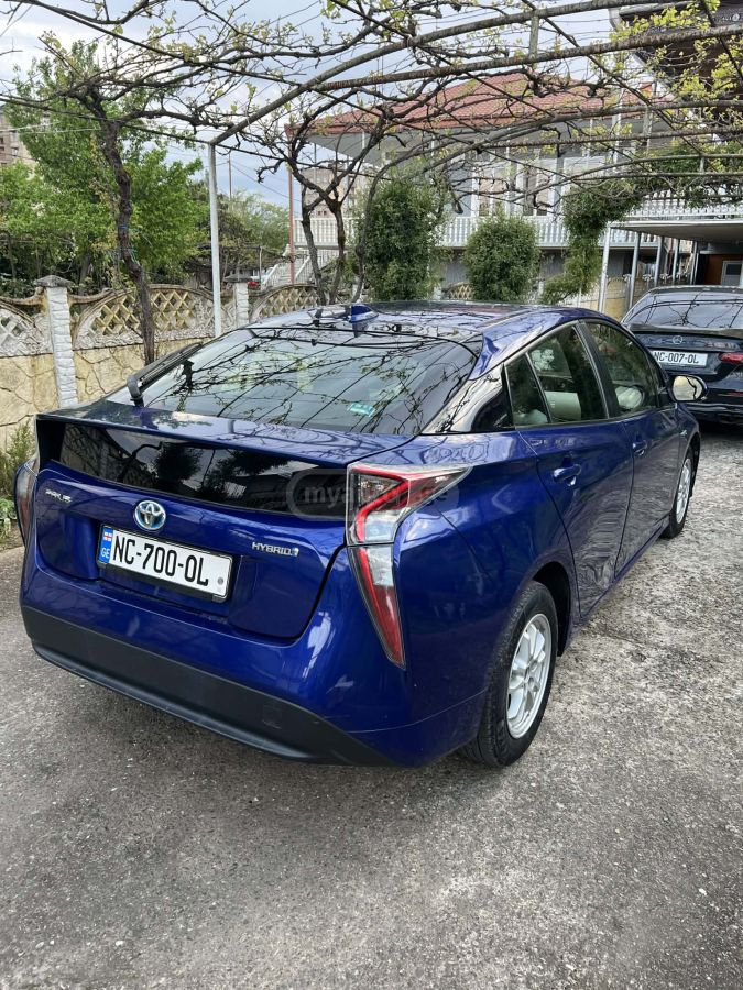 Toyota Prius - фото 2