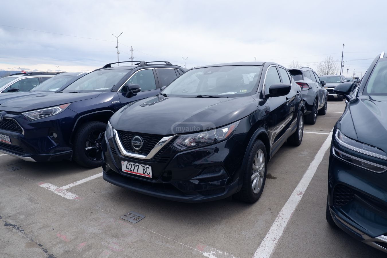 Nissan Rogue - фото 1