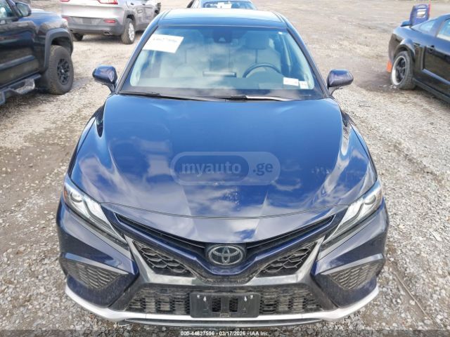 Toyota XSE 4dr Front-Wheel Drive Seda — миниатюра 12