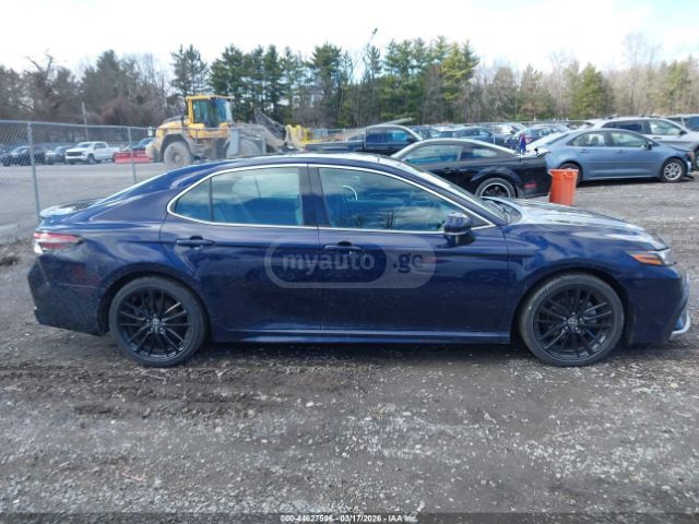 Toyota XSE 4dr Front-Wheel Drive Seda — миниатюра 13