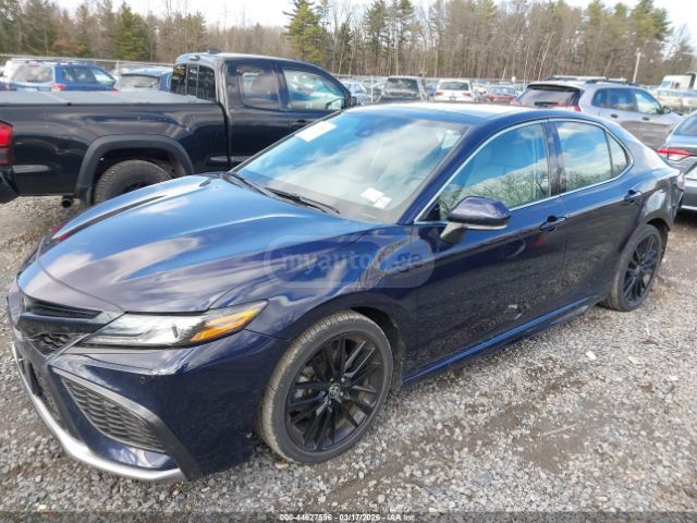 Toyota XSE 4dr Front-Wheel Drive Seda — миниатюра 2