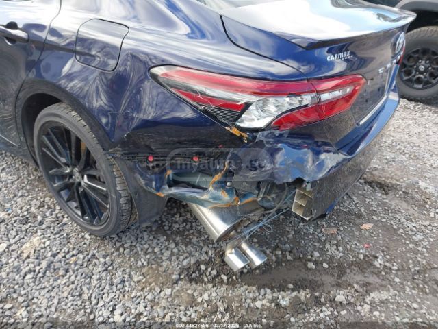 Toyota XSE 4dr Front-Wheel Drive Seda — миниатюра 6