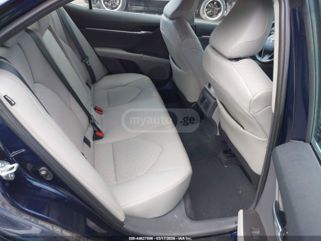 Toyota XSE 4dr Front-Wheel Drive Seda — миниатюра 8