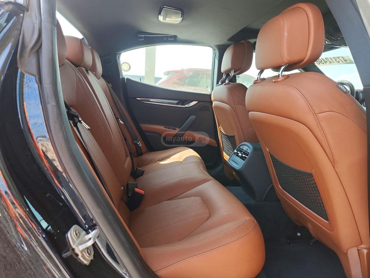 Maserati Ghibli S 2021 — миниатюра 10