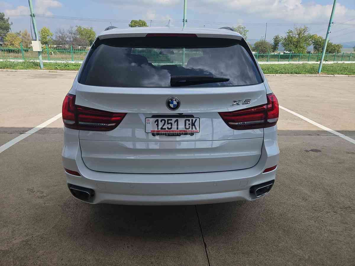 BMW X5 - фото 9