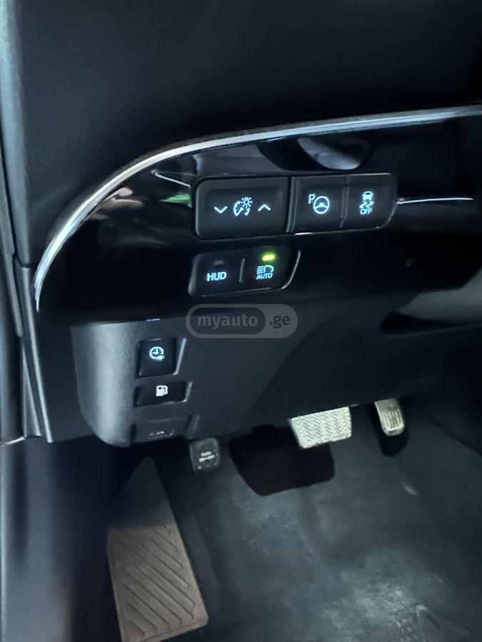 Toyota Prius Prime - фото 10