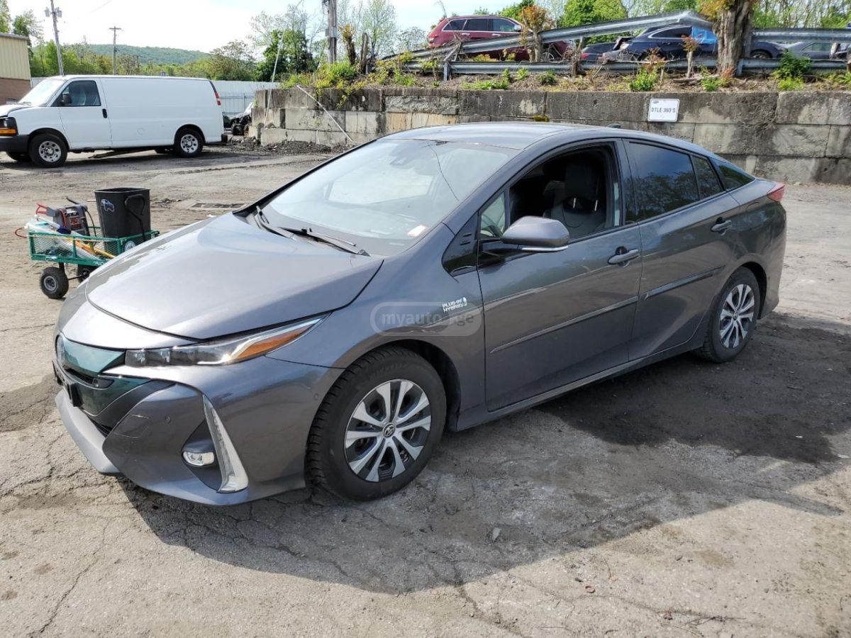 Toyota Prius Prime - фото 12
