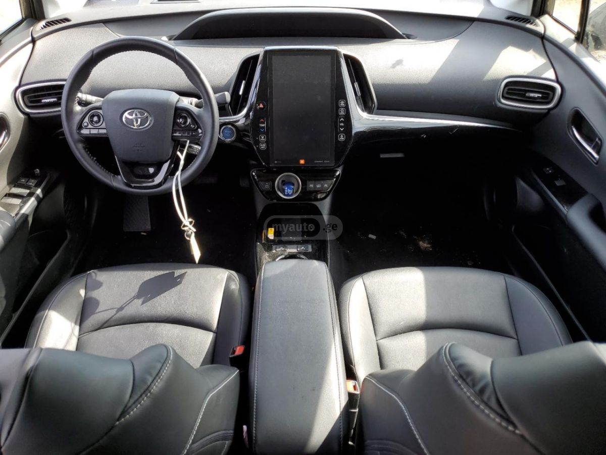 Toyota Prius Prime - фото 13