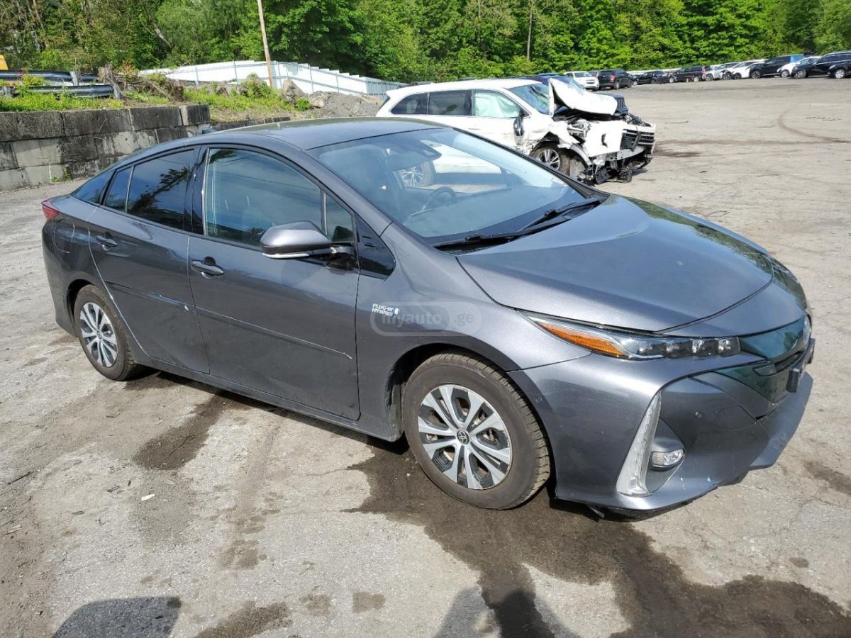 Toyota Prius Prime - фото 14