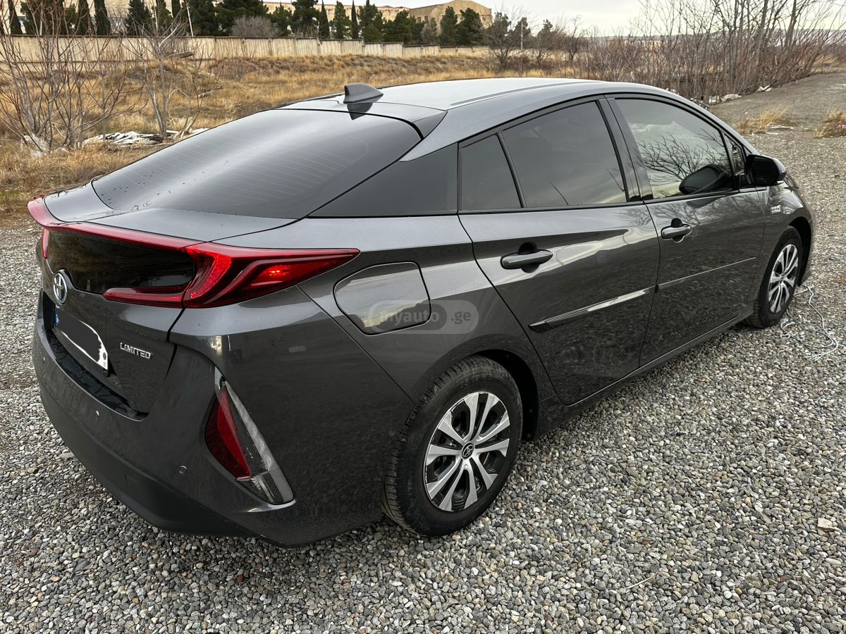 Toyota Prius Prime - фото 3