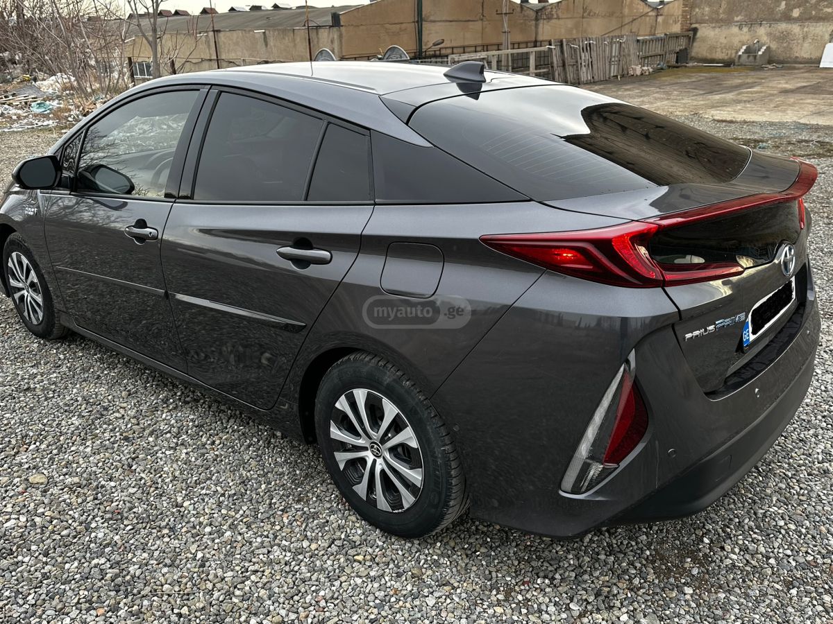 Toyota Prius Prime - фото 4