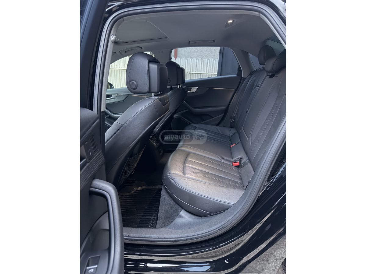 Audi A4 - фото 11