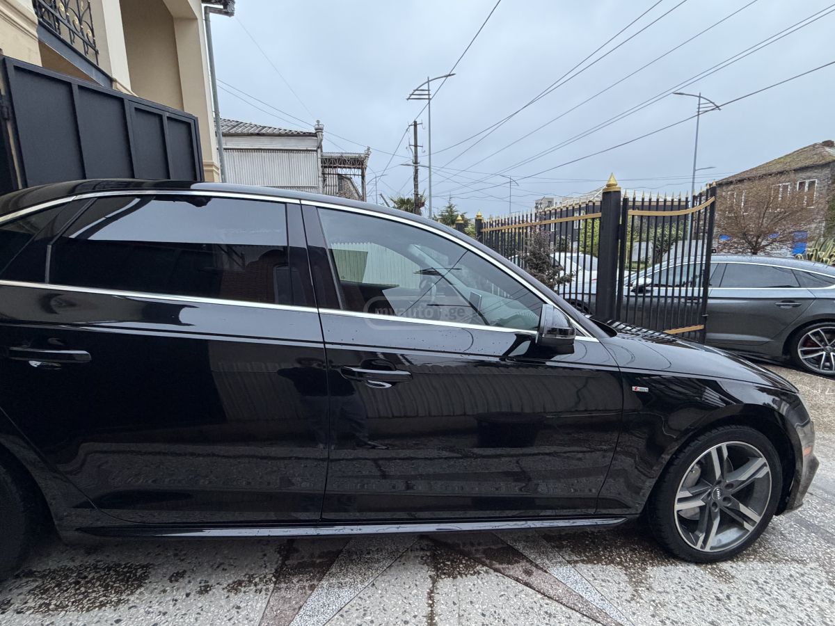 Audi A4 - фото 4