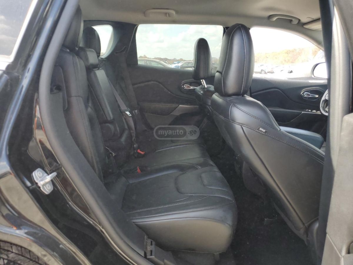 Jeep Cherokee - фото 11