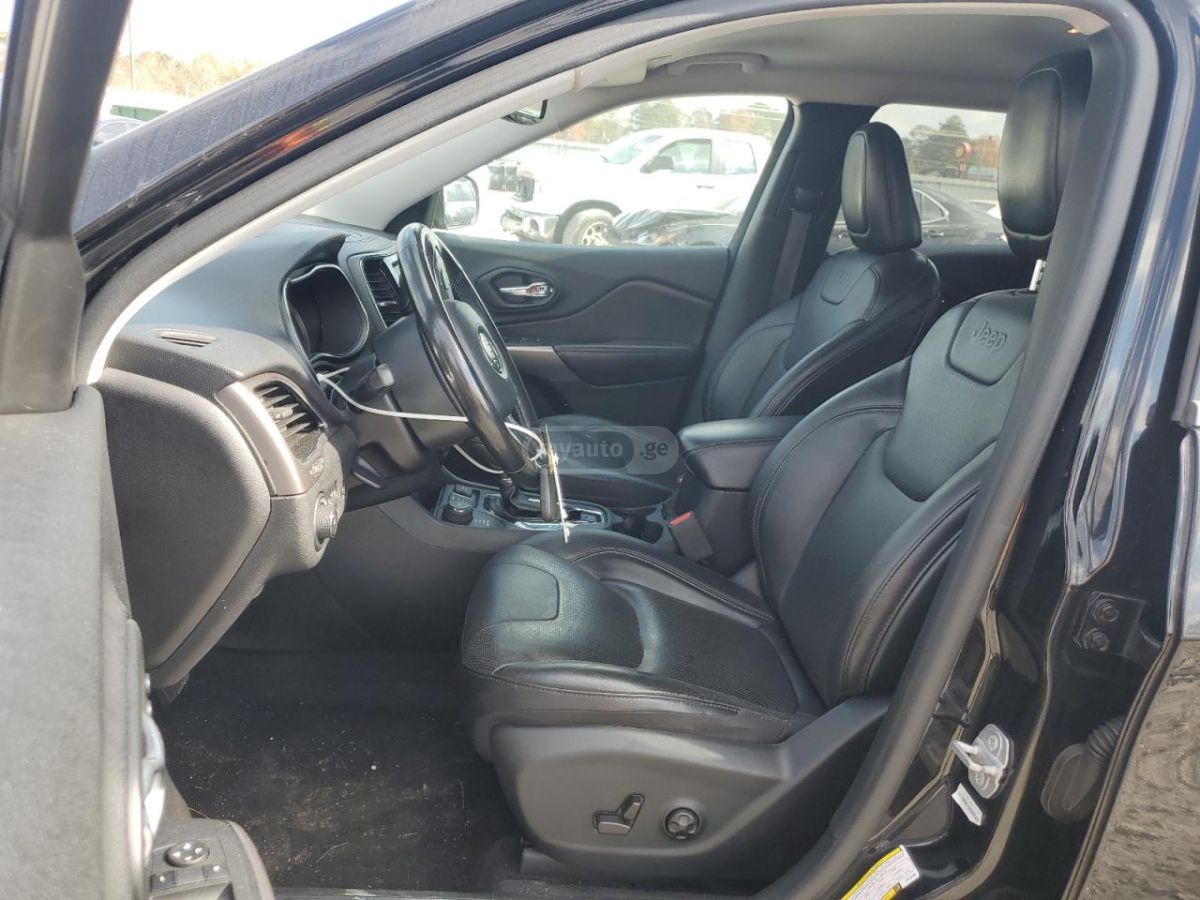 Jeep Cherokee - фото 7