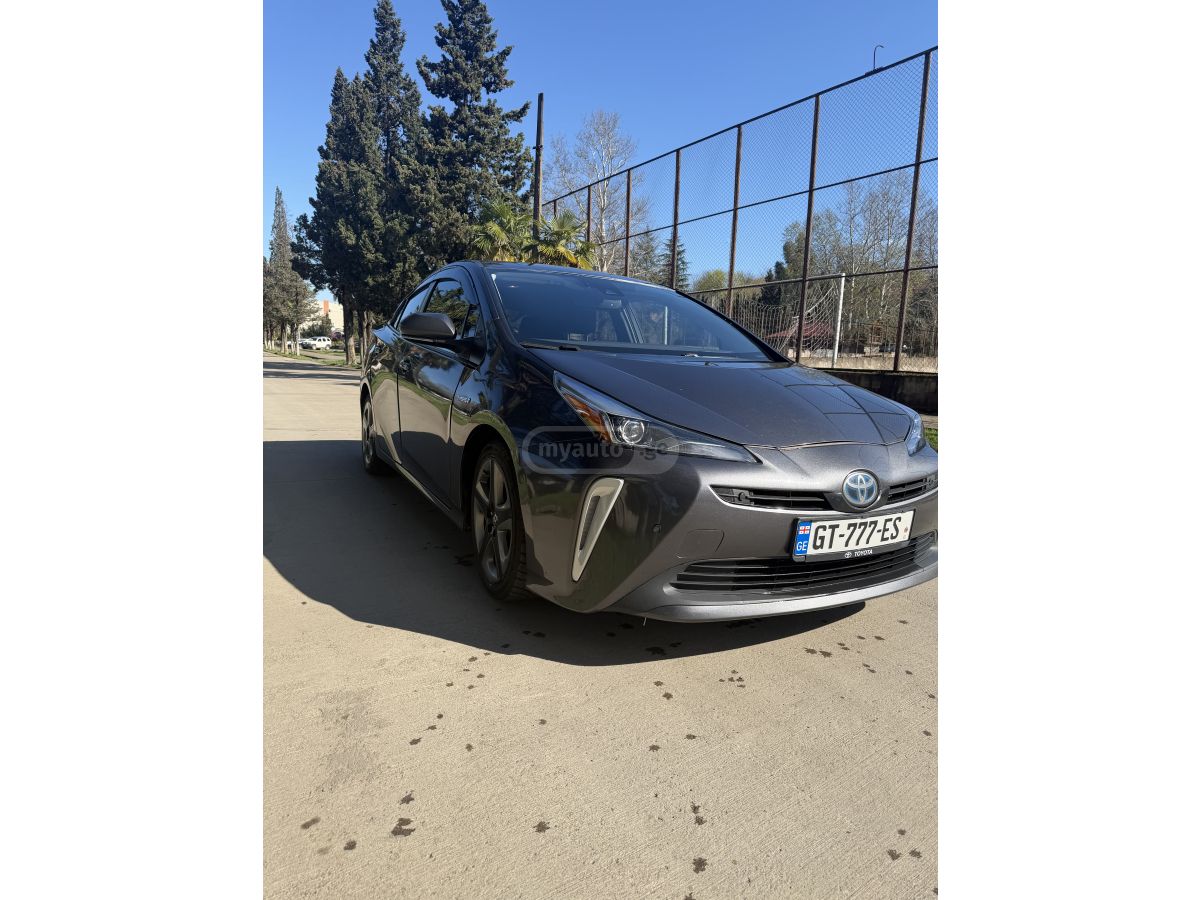 Toyota Prius - фото 1