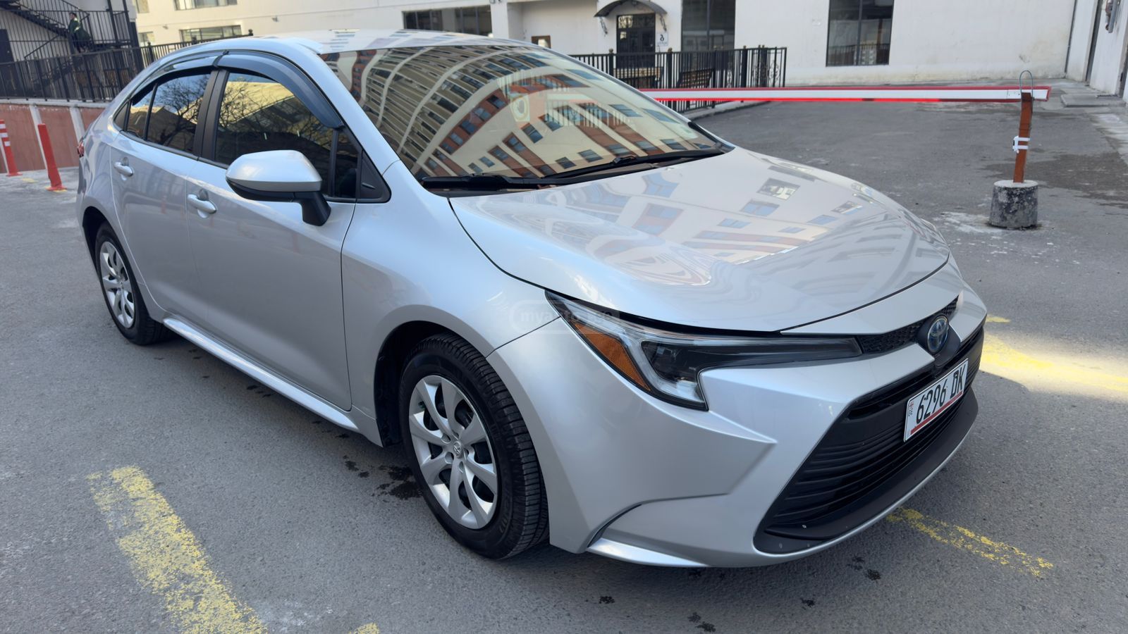 Toyota Corolla - фото 1