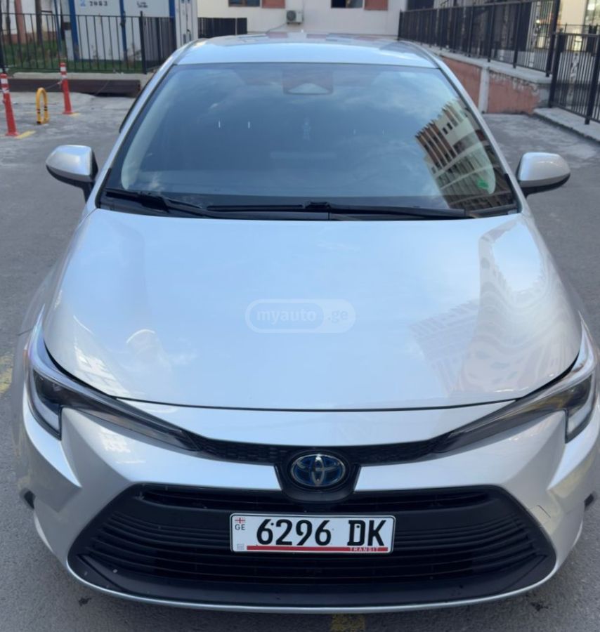 Toyota Corolla - фото 2