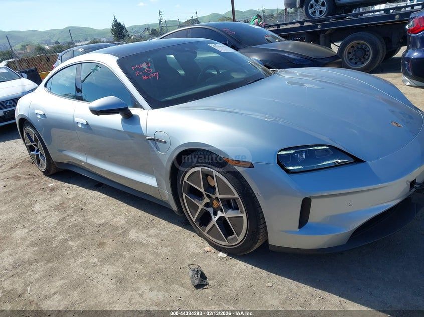 Porsche Taycan 4 S - фото 1