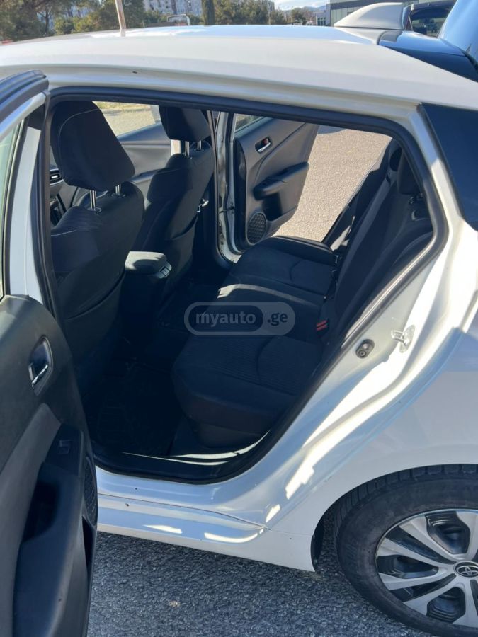 Toyota Prius Prime - фото 10