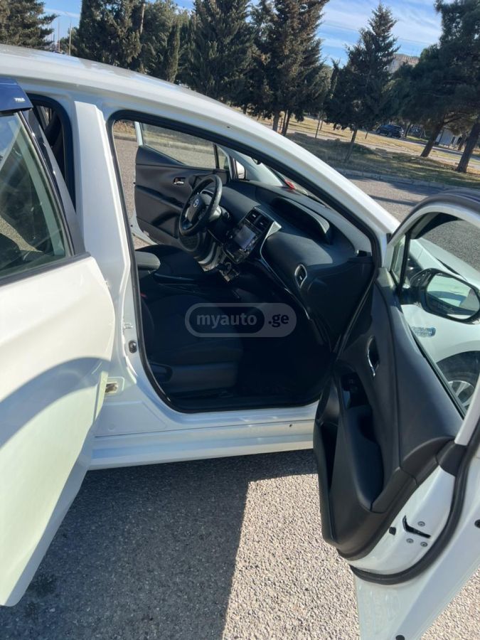 Toyota Prius Prime - фото 8