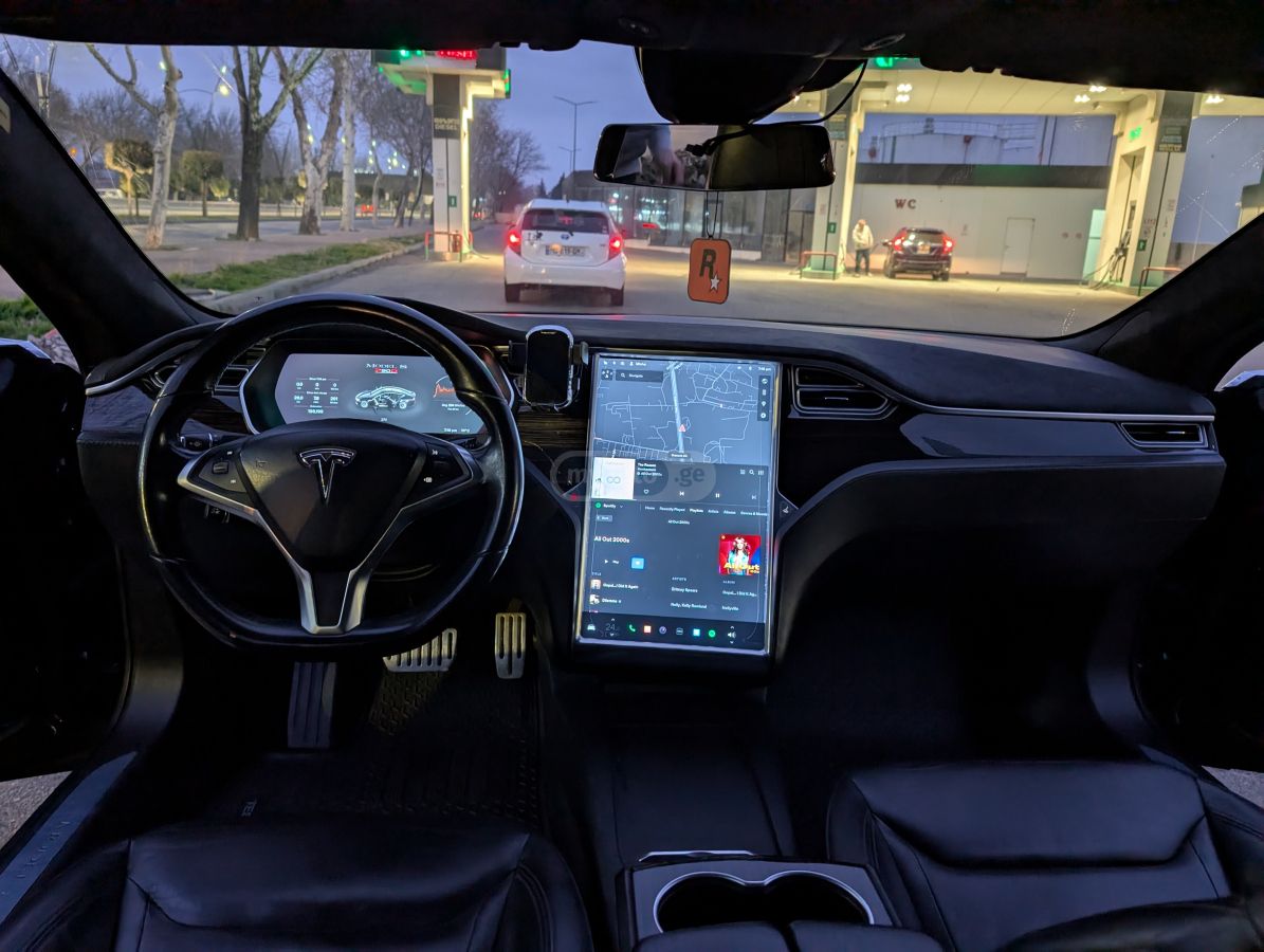 Tesla Model S - фото 13