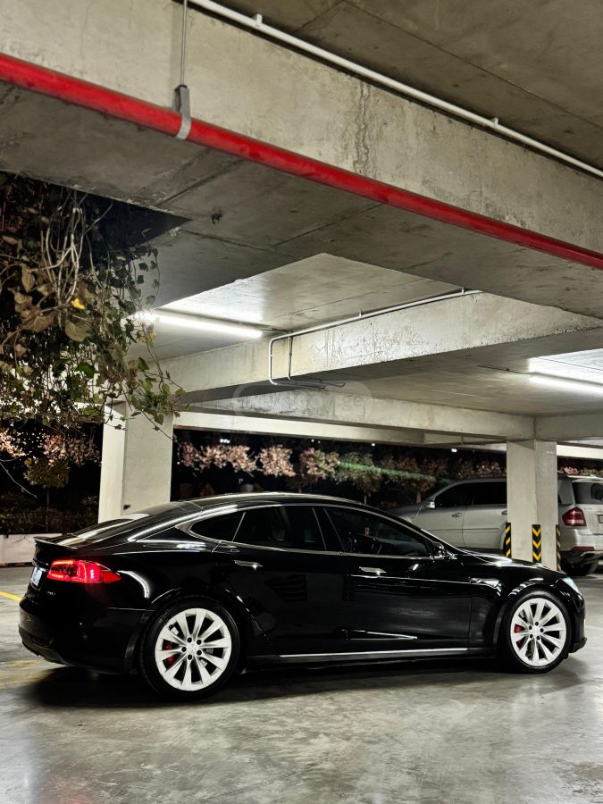 Tesla Model S - фото 3