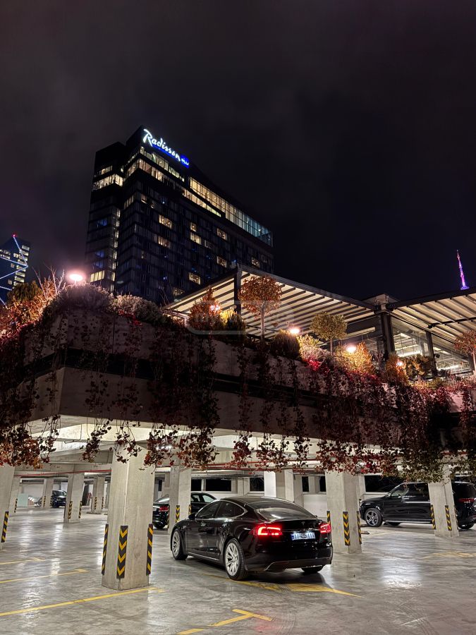 Tesla Model S - фото 7