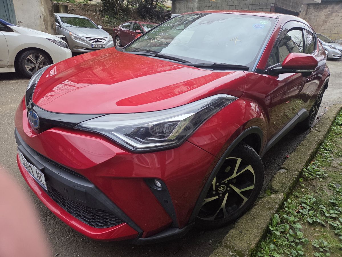 Toyota CHR - фото 1