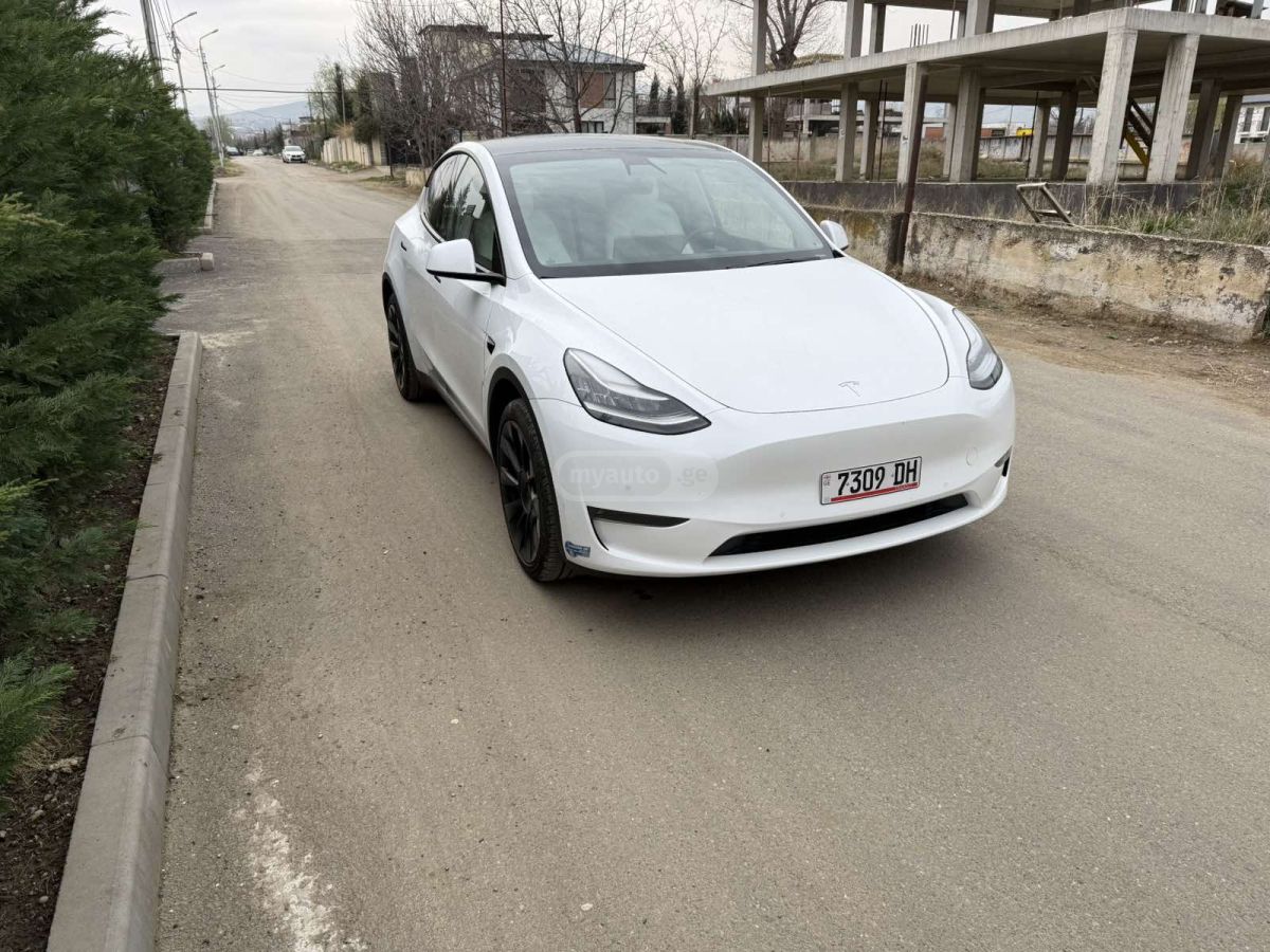 Tesla Model Y - фото 2