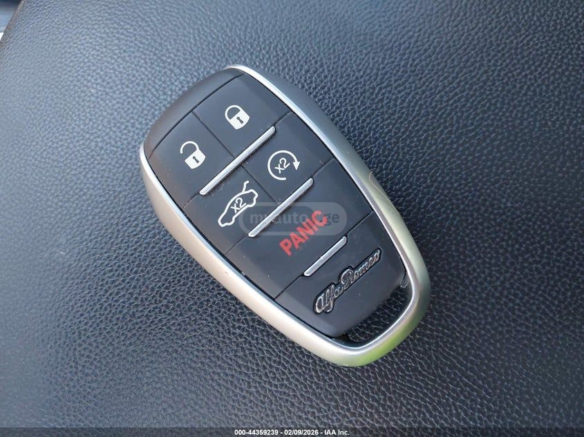 Alfa Romeo TI AWD — миниатюра 11