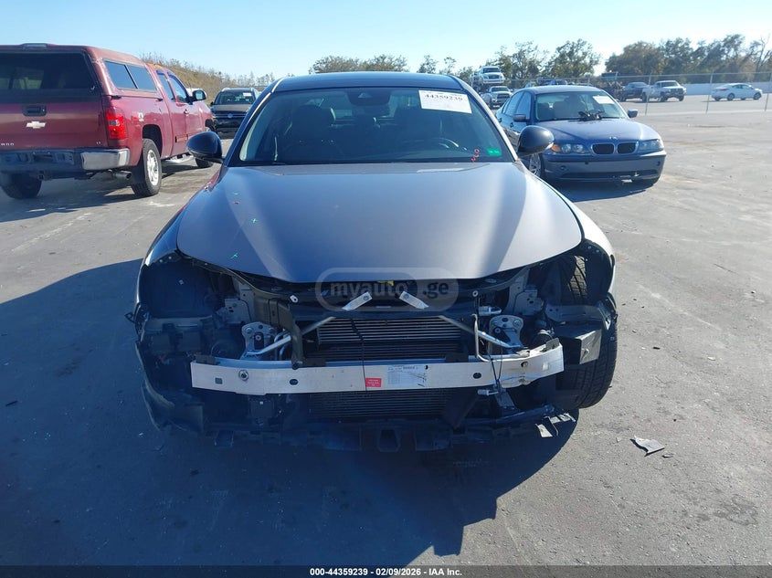 Alfa Romeo TI AWD — миниатюра 13