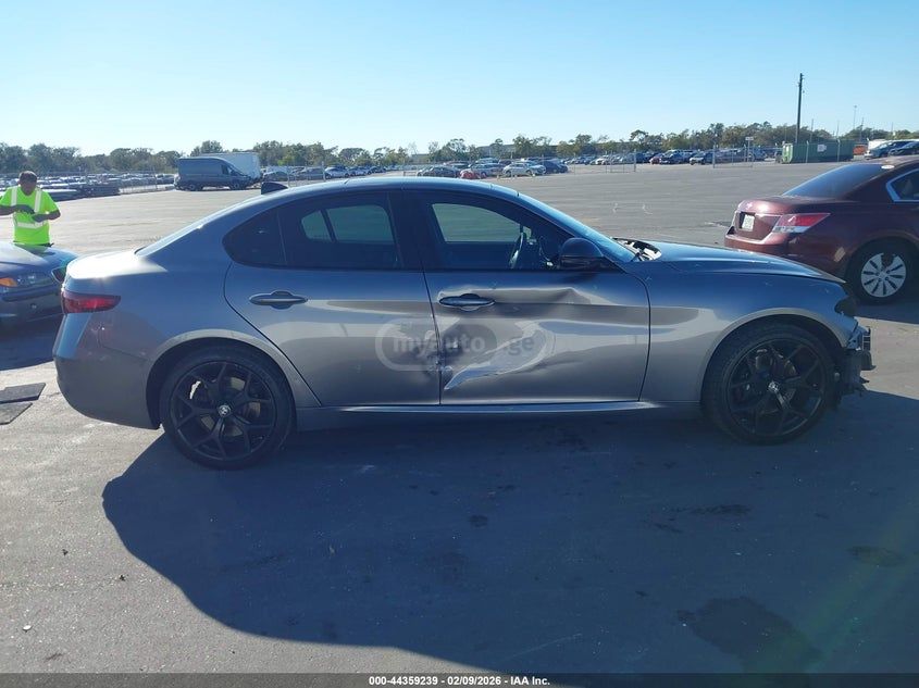 Alfa Romeo TI AWD — миниатюра 14