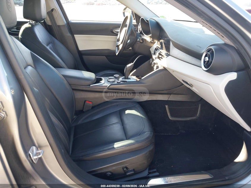 Alfa Romeo TI AWD — миниатюра 5