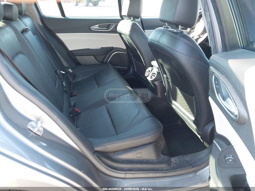 Alfa Romeo TI AWD — миниатюра 8