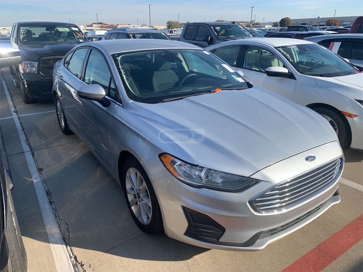 Ford Fusion - фото 2