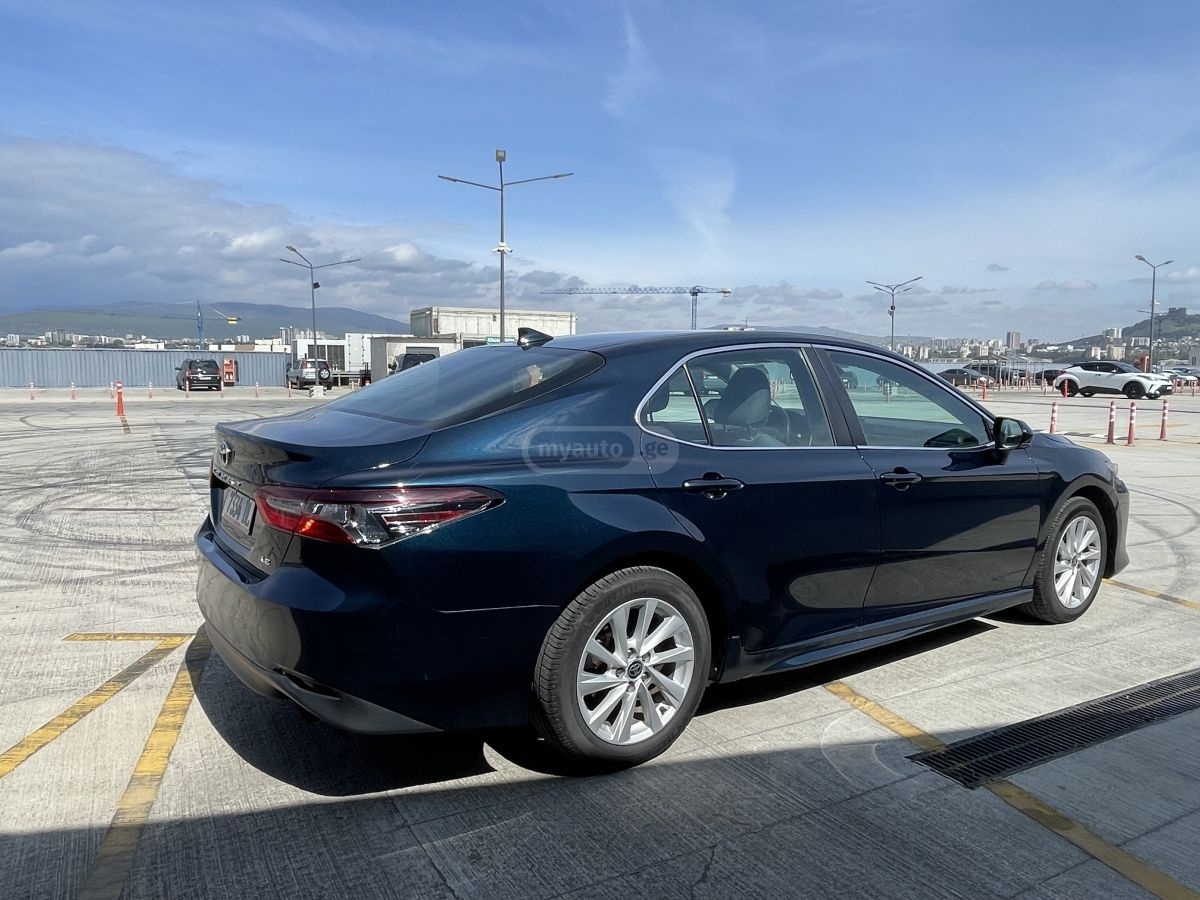 Toyota Camry - фото 6