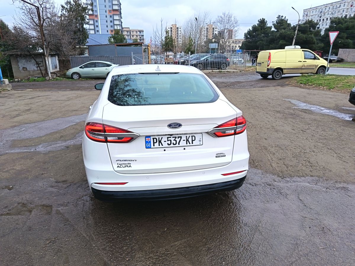 Ford Fusion - фото 5