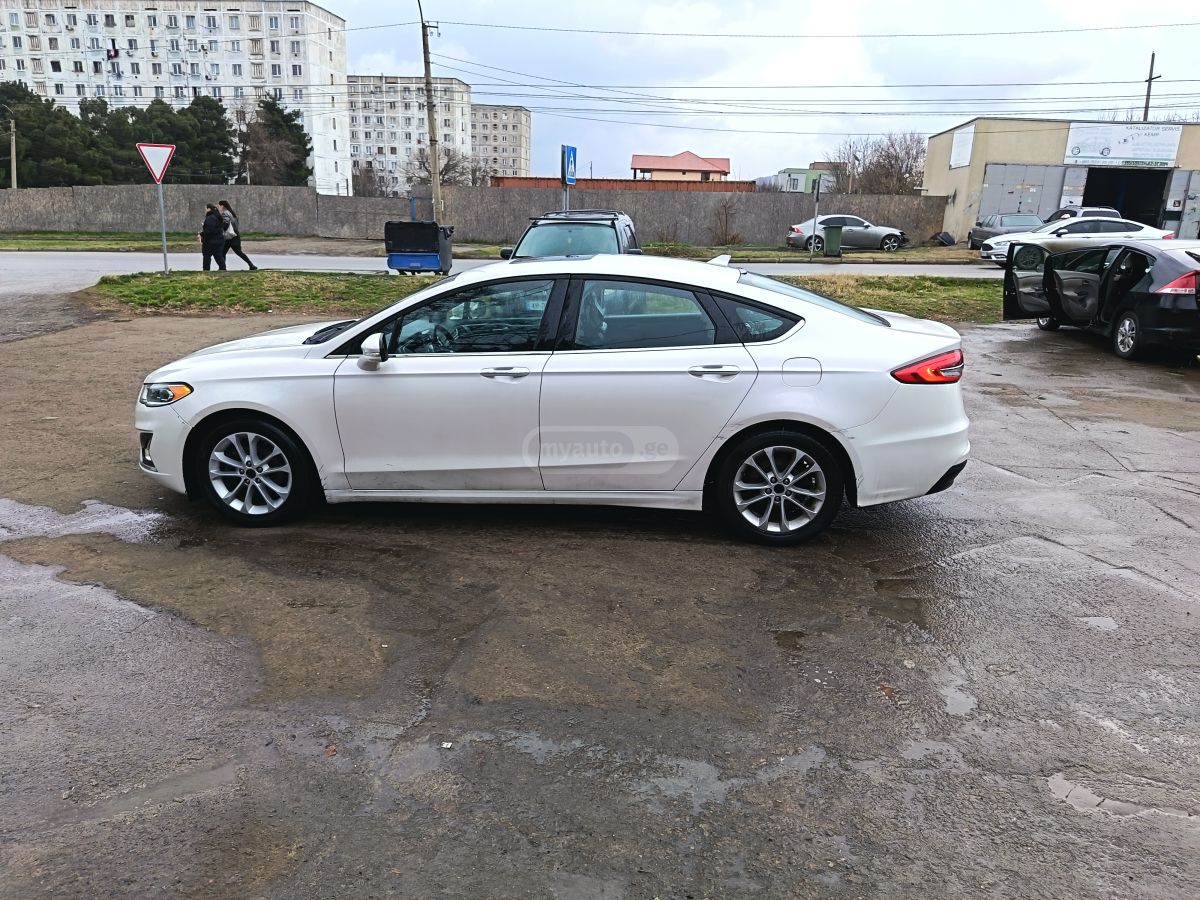 Ford Fusion - фото 6