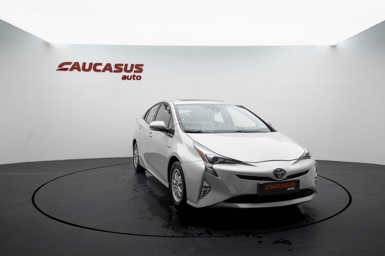 Toyota Prius - фото 2