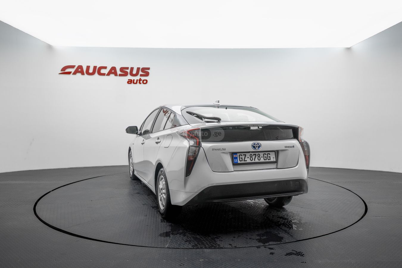 Toyota Prius - фото 4