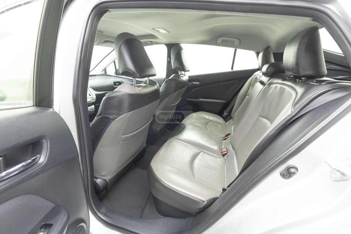 Toyota Prius - фото 8