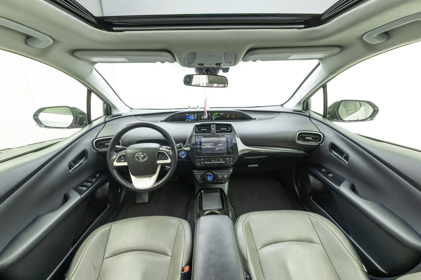 Toyota Prius - фото 9