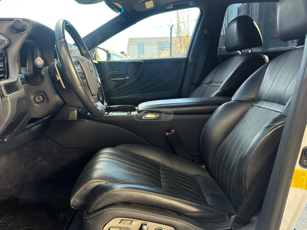 Lexus LS 500 2022 — миниатюра 5
