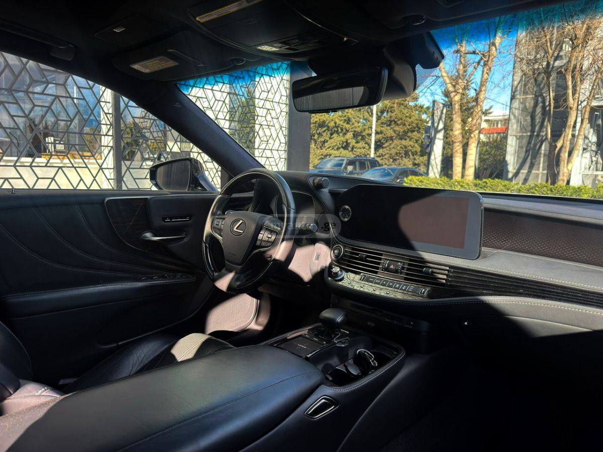 Lexus LS 500 2022 — миниатюра 8