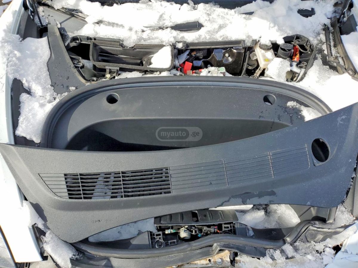 Tesla Model 3 - фото 12