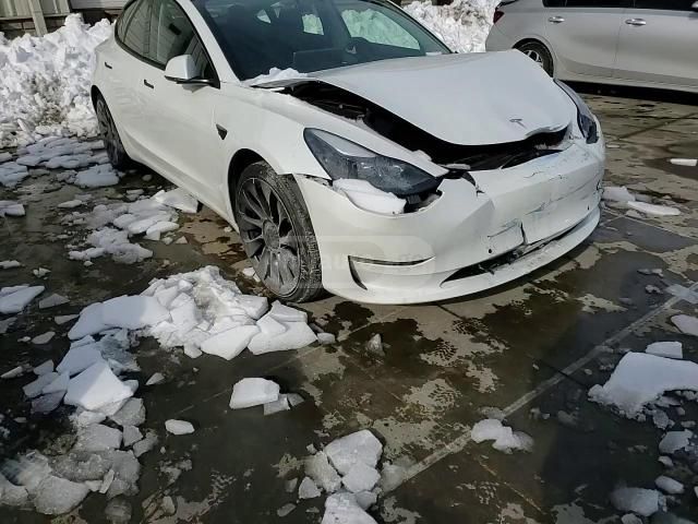 Tesla Model 3 - фото 2