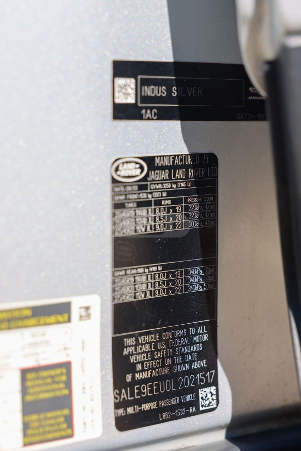 Land Rover Defender 110 - фото 15