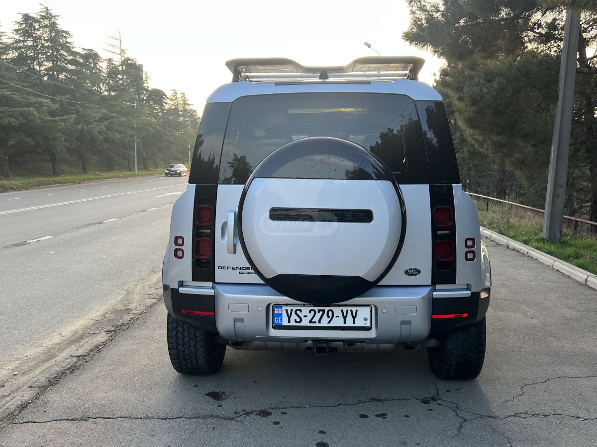 Land Rover Defender 110 - фото 6